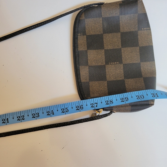 Fendi Vintage Cross Body Bag W/Logo - Authentic - Picture 12 of 15